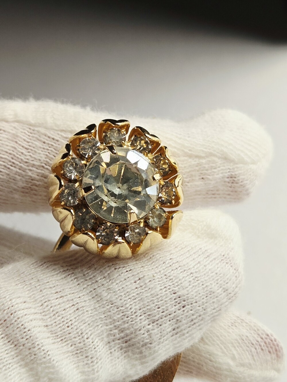 Vintage Gold-Tone Floral Brooch with Clear Crystal - Picture 13 of 17